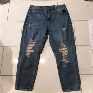 High Rise Mom Jeans NWT